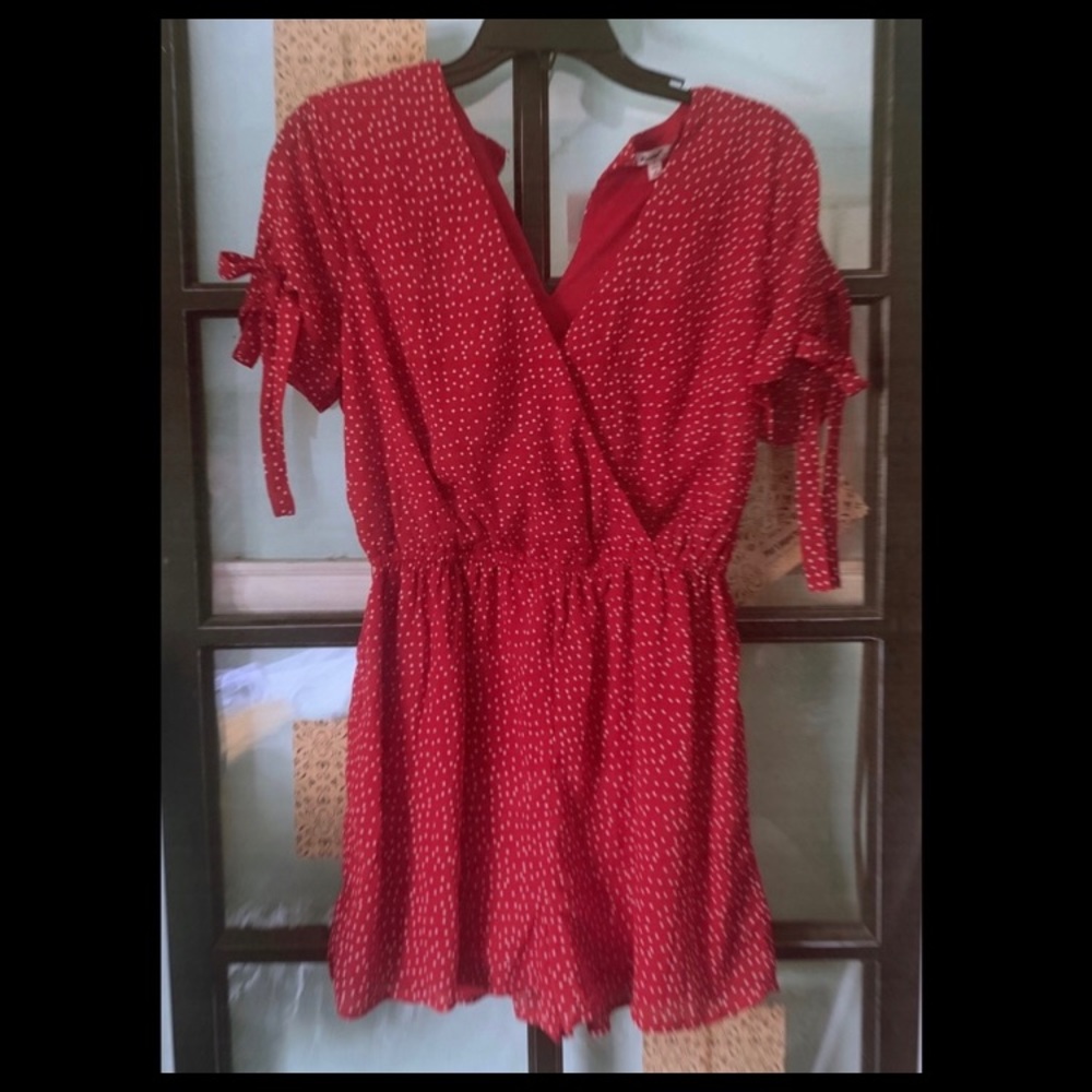 Cute polka dot romper 🌚